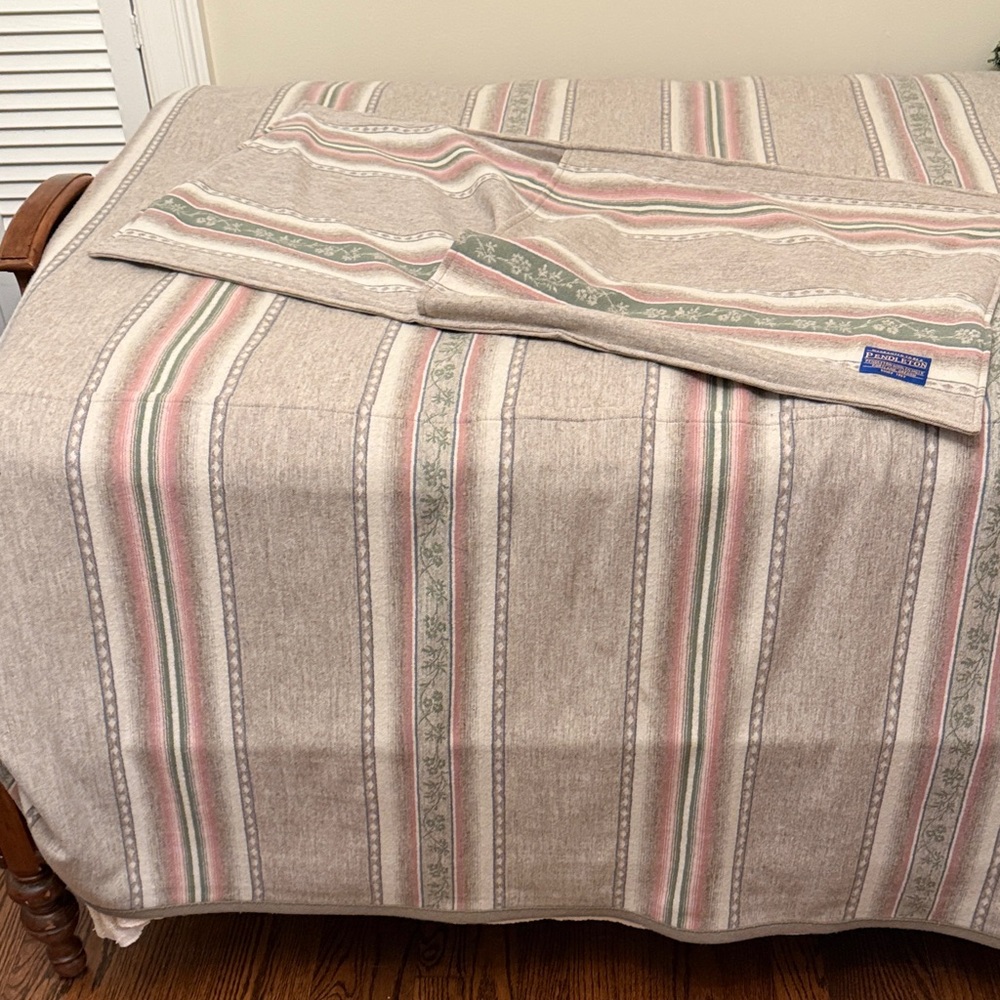 Pendleton 100% Laine Wool twin bedding and sham